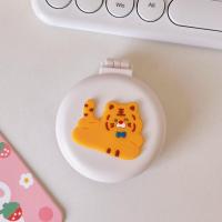 ราคา หวีกระจก แบบพกพา พับเก็บง่าย พกพาสะดวก ลายน่ารักๆ มาใหม่น้า วีกระจกทรงกลม ลายการ์ตูน ตลับหวีพร้อมกระจกแบบพับได้ (15881713487)