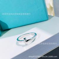 ราคา COD T1 แหวนหญิง 18K กุหลาบกว้างรุ่น T ประเภทข้ามทองคำขาวแหวน 925 แหวนคู่เงินแท้ประดับเพชร (16164965293)