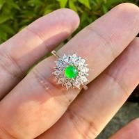 ราคา แหวนหยกจักรพรรดิแท้ ตัวเรือนเงิน925 ชุบเคลือบ White Gold ประดับเพชรสวิส CZ ทรงช่อดอกไม้ หยกพม่าแท้100 เขียวจักรพรรดิ (21264916678)