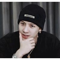 ราคา ส่งจากไทย หมวกบินนี่ หมวกพี่แจ็ค Got7 หมวกไหมพรม หมวกถัก สีดำ สีขาว สีครีม สีส้ม หมวกผู้ชาย หมวก บินนี่ black white beanies (18317756501)