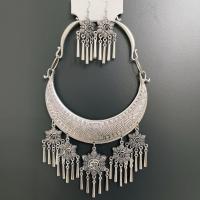 ราคา จัดส่งทันที เครื่องประดับแบบไทย ๆ สร้อยคอแฟชั่นเก่า สร้อยอีสานชุดล้านนาไทสร้อยเงินต่างหูสีเงินดำ เหมาะสำหรับงานเลี้ยงสังสรรค์ (20856206691)