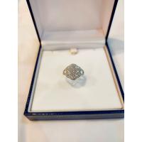 ราคา Titapa jewelry แหวนเพชรCZกระจุกล้อมเพชร เรียบหรูสวยโดดเด่น เพชรสวยเหลี่ยมคม รุ่นเล็ก ใส่ได้ทุกวัน (7582269695)