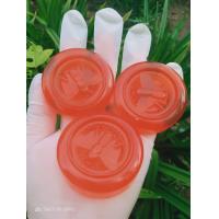 ราคา สบู่ฟักข้าว มีเบต้าแคโรทีนสูงกว่าแครอท สิบเท่า และมีไลโคพีนมากกว่ามะเขือเทศ เจ็ดสิบเท่า มีวิตามอยซีมากกว่าส้ม ยี่สิบเท่า ใช้สบู่ฝักข้าว และ เซรั่มฟักข้าว เสมือนใช้ แครอท มะเขือเทศ ส้ม ในก้อนเดียวกัน ส