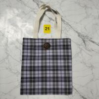 ราคา กระเป๋าผ้า กระเป๋าถือผ้าไทย กระเป๋าถือผ้าฝ้ายพิมพ์ลาย กระเป๋าถือผ้าขาวม้า สายผ้าดิบ ติดเทปตีนตุ๊กแก (17604608256)