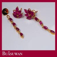ราคา ต่างหู ประดับด้วยพลอยทับทิม ตัวเรือนทองคำแท้ 18K ต่างหูสามารถใส่ได้ 2 แบบ การันตีพลอยแท้ ทองคำแท้ พร้อมใบรับประกันจากร้าน (20721549113)