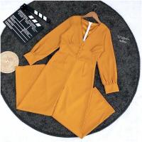 ราคา Jumpsuit คอวี มี 22 สีให้เลือก แขนยาวพองปลายแขนจั๊ม แต่งกระดุม งานผ้าซาร่า ขากางเกงทรงกระบอกกว้าง 12128 (19436563415)