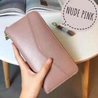 ราคา พร้อมส่ง กระเป๋าสตางค์ ใบยาว ซิปรอบ มีสายคล้องมือ หนังวัวแท้ 7725 (18557012009)