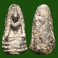 ราคา พระรอดเขี้ยวงู พิมพ์เล็กเนื้อผงใบลาน เนื้อเก่าๆ ราคาย่อมเยา ให้ท่านพิจารณาบูชาตามความชอบและความศรัทธา ขนาดประมาณ 1 0x2 2ซม ถ่ายจากองค์จริง (8982038401)