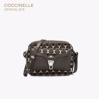 ราคา COCCINELLE กระเป๋าสะพายผู้หญิง รุ่น BEAT MONOGRAM CROSSBODY BAG 150201 สี MULTIC BARK BARK (21255223523)