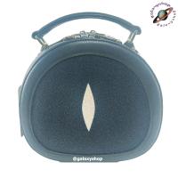 ราคา กระเป๋าสะพายผู้หญิงทรงกลม หรือทรงโดนัท สไตล์ 2ซิป หนังปลากระเบนแท้ เลือกสีได้ มีหูหิ้วและสายสะพาย เก๋ไก๋ หนังแท้ 100 (16852326432)