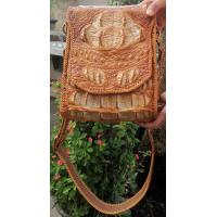 ราคา cool genuine croc กระเป๋าหนังจระเข้แบบสะพายข้าง เป็นโหนกใหญ่สวยๆ มากับกระดูกหลังชัดๆ (18436446659)