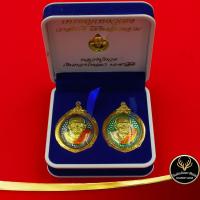 ราคา ด่วน จี้ พระเหรียญโหงวเฮ้ง หลวงปู่ทวด วัดช้างให้ พ ศ ๒๕๕๙ วาสนาดี มีเงินล้นหลาม เงินทองไหลมา นะชาลิติ เลี่ยมกรอบทอง พร้อมกล่องกำมะหยี่ (7910526561)