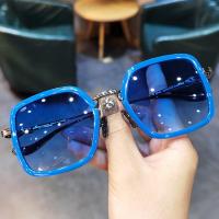 ราคา Chrome Hearts แว่นกันแดดย้อนยุคหน้ากว้างกล่องใหญ่แฟชั่นกันรังสียูวีสำหรับผู้ชายและหมวกกันแดดสำหรับผู้หญิงแว่นกันแดดทันสมัยใหม่ (18162077670)