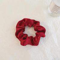 ราคา แฟชั่นเกาหลีโบว์กำมะหยี่กิ๊บเชือกคาดผม 2022 ใหม่สีแดงคาดผมปีใหม่เครื่องประดับผม (17338994602)