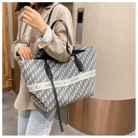 ราคา กระเป๋าสะพายไหล่ ผ้าปักลายมีซิป งานสวย งานดี ใบใหญ่ ใส่ของได้เยอะ (16851594466)