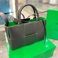 ราคา Bottega Veneta กระเป๋าโท้ทใหม่ถักมินิอินเทรนด์ระดับไฮเอนด์ตะกร้าผักขนาดเล็กกระเป๋าหนังแฟชั่นกระเป๋าสะพายข้างผู้หญิง (21036952462)