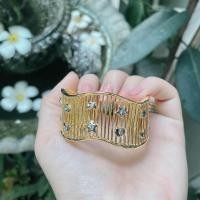 ราคา Titapa jewelryกำไลเพชรหน้ากว้างดาวหัวใจแบบสวยเก๋โมเดิร์น ปรับได้ใส่เต็มข้อมือมาใหม่เพชรขาวสวยน้ำใสวิ้งๆคัดทุกเม็ดน้ำลึกเหลี่ยม H Aสวยเล่นไฟระยิบระยับงานปราณีตละเอียดตัวเรือนมีน้ำหนักแข็งแรงใส่ได้ทุกวั