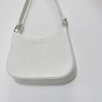 ราคา กระเป๋ารุ่น ดวงจันทร์ Riya brand กรุณาอ่านรายละเอียดก่อนสั่งสินค้า (19485748979)