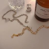 ราคา สร้อยคอ Vivienne Westwood สร้อยเพชรเต็ม Saturn แบบไม่สม่ำเสมอ (17644514322)