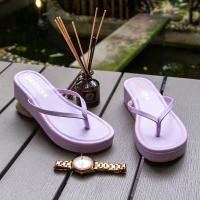 ราคา รองเท้าแตะ ส้นเตารีด รุ่น Cool พื้นสูง 2 นิ้ว มี 4 สี ดำ แทน ขาว ม่วง Z 36 40 รองเท้าผู้หญิง รองเท้าแฟชั่น พร้อมส่ง (16224560976)