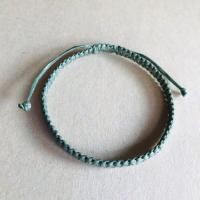 ราคา สร้อยข้อมือถัก เชือกเทียนสีเขียวขี้ม้า ปรับขนาดได้ (18768497077)