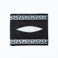 ราคา กระเป๋าสตางค์ปลากระเบน เหมาะสำหรับผู้หญิง และผู้ชาย สีดำ ลายขอบจีน หรูหรา ฉ่ำแวว สุดงาม หนังปลากระเบนแท้ กระเป๋าปลากระเบน (18073955568)