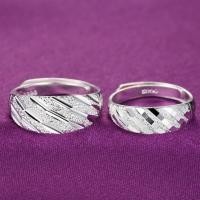 ราคา COD แหวนกุหลาบหนามออกแบบบุคลิกภาพชายและหญิงแหวนอาหารแฟชั่นสีดำเย็น แหวนคู่เล็กๆน้อยๆ (16164843409)