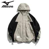 ราคา แจ็กเก็ตผู้ชายและผู้หญิง Mizuno ชุดคู่รักแจ็คเก็ตกันลมใหม่แจ็คเก็ตทรงหลวมชุดกีฬามีฮู้ดผู้ชายฤดูใบไม้ผลิ (19354026119)