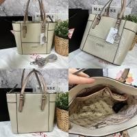 ราคา Guess shopping size m ขนาด ฐาน 9 ปาก 11 นิ้ว Outlet (20767682602)