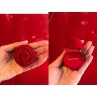 ราคา ตลับใส่แหวน กำมะหยี่สีแดง (12600904816)