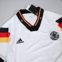 ราคา German Football Suit 2023 24 White Shirt Model Black Pants High Quality Polyester Fabric (19805757413)
