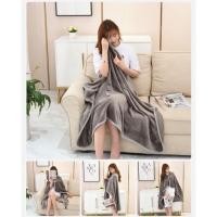 ราคา ผ้าห่มคลุมไหล่ ผ้าห่ม ผ้าห่มคลุมตัว ผ้าห่มพกพา ผ้าห่มนอนในออฟฟิศ ขนาด 1 0 1 4 เมตร (2736760856)