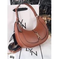 ราคา OUTLETแท้ กระเป๋าLyn ทรง hobo ตัวใหม่มีสายยาว อุปกรณ์ ป้ายแท็ก ถุงผ้า ขนาด 9 นิ้ว (19913482715)