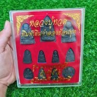 ราคา ราคาพิเศษ 1ชุด11องค์ กล่องพระมีขาตั้ง หลวงปู่ทวดเนื้อมวลสีดำ พิมพ์ย้อนยุค รุ่นมงคลเศรษฐี วัดช้างให้ พระดีใหญ่ JR6 973 ห้ามพลาด (12293869109)