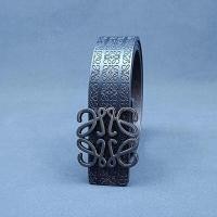 ราคา LOEWE แบบดั้งเดิมใหม่2023แบรนด์สเปนความหมายเข็มขัดสีอ่อนของผู้ชายที่กลวงออกคลาสสิกหรูหรามีลายนูนสองชั้นหัวเข็มขัดเรียบเทรนด์สไตล์ตะวันตก (19794880314)