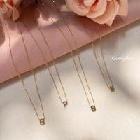 ราคา Kissmebythesun Baby Letter สร้อยคอจี้ตัวอักษร ชุบทองคำขาว 14k (19615790925)