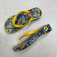 ราคา TORY BURCH 2023 summer new style TB thick soled womens flip flops seaside beach print European and American style flip flops womens slippers (20623473814)