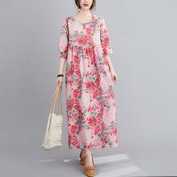 ราคา ชุดเดรสผ้าฝ้ายผสมผ้าลินินแบบเย็บติดกันพิมพ์ลายลดอายุเดรสชายบานลายดอกไม้เล็กคลุมท้องทรงหลวมแบบยาวกระดุมจีนแขนห้าส่วนฤดูร้อน (7963496379)