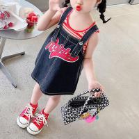 ราคา WANDER ชุดเดรสเด็กผู้หญิง กระโปรงเอี๊ยมยีนส์ การพิมพ์ตัวอักษรแฟชั่นเกาหลี ชุดกระโปรงยีนส์เจ้าหญิงเด็กผู้หญิง เสื้อกั๊ก2ชิ้น2385 (19933098034)