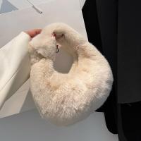 ราคา พร้อมส่ง Furry bag กระเป๋าถือ สุดคิ้ว ของจริงนุ่มมากค่า มี 3 สีให้เลือก สีขาว ดำ กากี (19428342074)