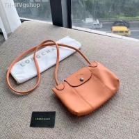 ราคา กระเป๋าสะพายข้าง Longchamp Le Pliage Cuir Crossbody Bag (9972149300)