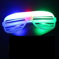 ราคา 1ชิ้นเรืองแสงในที่มืดแว่นตา Led แว่นตากันแดดสว่างขึ้นนีออนของขวัญปาร์ตี้เรืองแสงแว่นตาสำหรับเด็กผู้ใหญ่อุปกรณ์จัดงานปาร์ตี้ (20460119970)