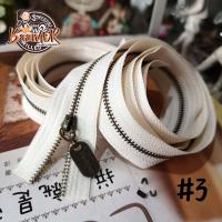 ราคา 3 ซิป หัวซิป Handmade ฟันทองเหลืองรมดำ มีให้เลือกหลายขนาด ซิปตัด ซิปควิลท์ ซิปฟันเหล็ก เบอร์ 3 สีครีม (6266938722)