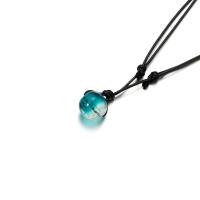 ราคา สร้อยคอหินสีฟ้าเรืองแสงดีไซน์ MODE Korea เชือกสีดำลูกปัดใสเรียบง่าย (18666770410)