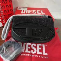 ราคา 2023 Diesel Jingle กระเป๋าสะพายไหล่กระเป๋าสายไหล่เดียวแฟชั่นอเนกประสงค์ดีไซน์เฉพาะกลุ่มกระเป๋าไฮเอนด์ของแท้ใหม่จากอิตาลี (20476591888)