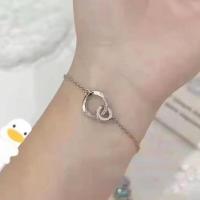 ราคา กำไลข้อมือ หญิง สร้อยข้อมือมุก จี้รูปโบว์ประดับเพชร สร้อยข้อมือไข่มุก เครื่องประดับผู้หญิง แฟชั่น สไตล์เกาหลี กิ๊ฟ Pinapple (21173908842)