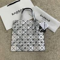 ราคา กระเป๋ามีของพร้อมส่ง ISSEY MIYAKE ICHIMUSU TOTE BAG 6x6 (20303025169)