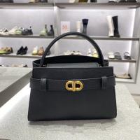 ราคา ลดกระหน่ำ CHARLES KEITH แท้ ขนาด7นิ้ว งานแท้หิ้วขึ้นเครื่องได้ทั่วโลก มีสายยาวให้ สวยหรูไฮโซสุดๆจ้าาา (18570825201)