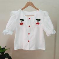 ราคา ? ? ? ? ? ? ? ? ? ? ɴ ᴇ ᴡ เสื้อขาว คอปก4เหลี่ยม แต่งลูกเชอรี่ สไตล์เกาหลี งานผ้าฝ้าย คอตตอน แขนตุ๊กตา ฉลุลูกไม้ เสื้อสีขาว (17395275864)