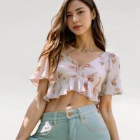 ราคา Closet Crush V neck floral crop blouse with ruffles sleeve and waist Multi เสื้อครอปคอวีลายดอกไม้ดีเทลระบายแขนและเอว (21119983192)